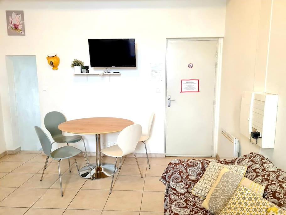 Appartement 4 Voyageurs Avec Terrasse - Wifi Carcassonne Exterior photo